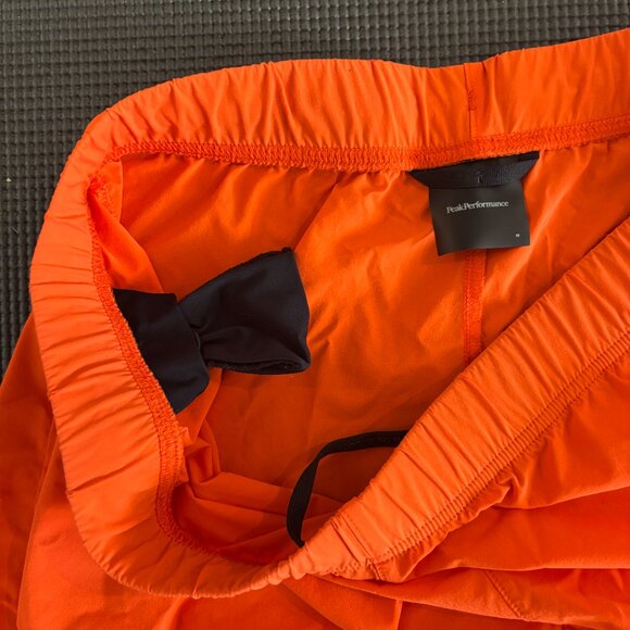 Peak Performance Alum Light Running Shorts - Men's Super Nova / M - Picture 3 of 4